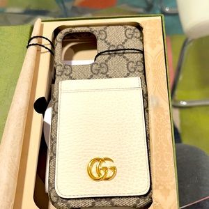 Brand new Gucci iPhone 12/12 pro case 💯 authentic